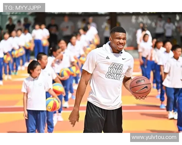 字母哥赛后眼含泪水回望球场这一刻感动全场展现不屈精神 字母哥赛后眼含泪水回望球场这一刻感动全场展现不屈精神
